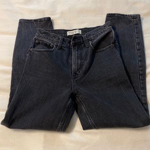 Abercrombie and Fitch black mom jeans 25 R